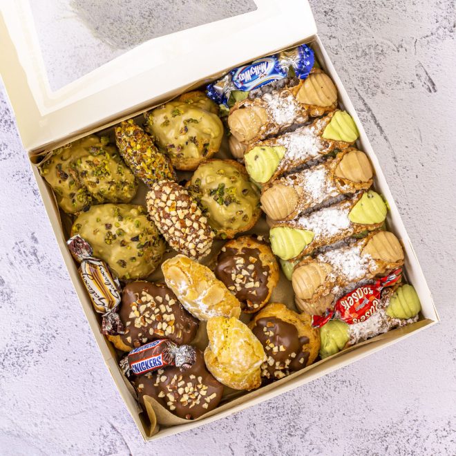 The Nutty Professor Cannoli Dessert Gift Box