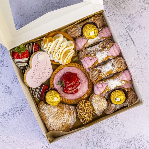 Mother's Day Cannoli Dessert Gift Box